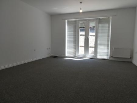 3 bedroom Semi-detached house to let in Reeves Way, Armthorpe, DN3