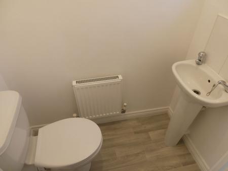 3 bedroom Semi-detached house to let in Reeves Way, Armthorpe, DN3