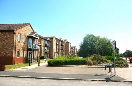 2 bedroom Flat to let in Lakeside Boulevard, Lakeside, Doncaster, DN4