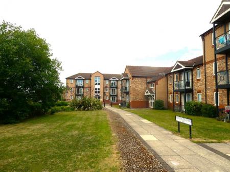 2 bedroom Flat to let in Lakeside Boulevard, Lakeside, Doncaster, DN4