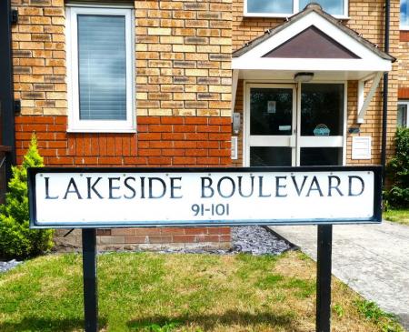 2 bedroom Flat to let in Lakeside Boulevard, Lakeside, Doncaster, DN4