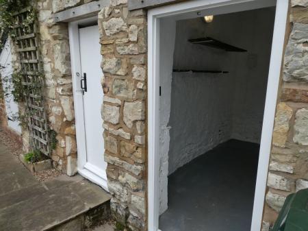 2 bedroom Cottage to let in Main Street, Sprotbrough, DN5