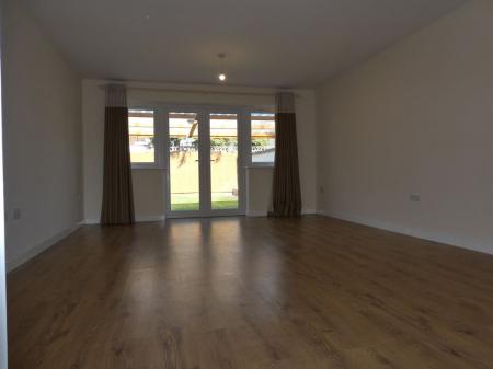 2 bedroom Semi-detached house to let in High Street, Dunsville, DN7