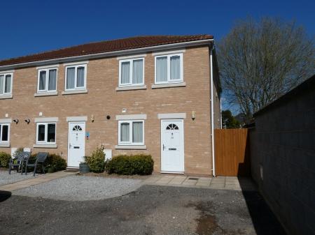 2 bedroom Semi-detached house to let in High Street, Dunsville, DN7