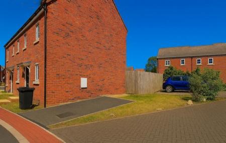 2 bedroom End of terrace house to let in Pilkington Road, Kirk Sandall, DN3
