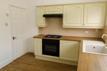 3 bedroom Semi-detached house to let in Ferrers Road, Wheatley, Doncaster, DN2
