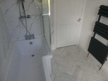 3 bedroom Semi-detached house to let in Ferrers Road, Wheatley, Doncaster, DN2