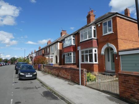3 bedroom Semi-detached house to let in Ferrers Road, Wheatley, Doncaster, DN2