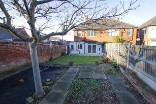 3 bedroom Semi-detached house to let in Ferrers Road, Wheatley, Doncaster, DN2