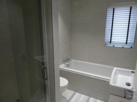 4 bedroom Detached house to let in Bowen Drive, Armthorpe, DN3