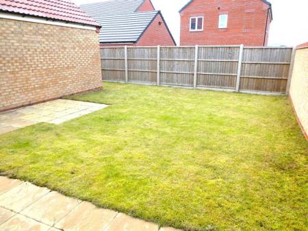 4 bedroom Detached house to let in Bowen Drive, Armthorpe, DN3
