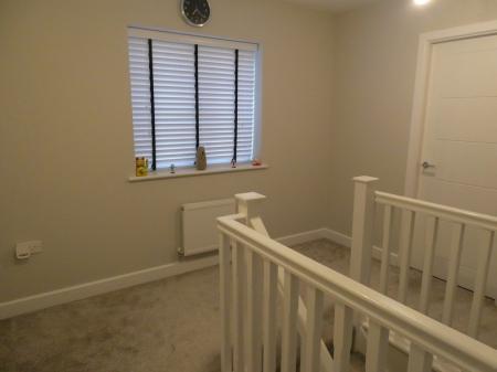 4 bedroom Detached house to let in Bowen Drive, Armthorpe, DN3