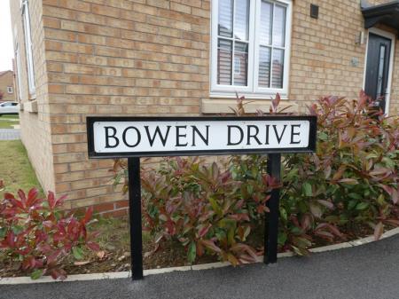 4 bedroom Detached house to let in Bowen Drive, Armthorpe, DN3