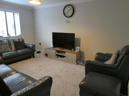 4 bedroom Detached house to let in Bowen Drive, Armthorpe, DN3