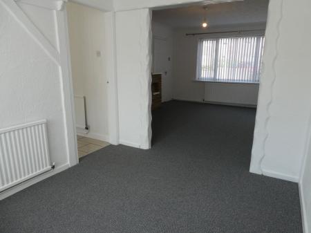 3 bedroom Semi-detached house to let in Hanbury Close, Balby, Doncaster, DN4