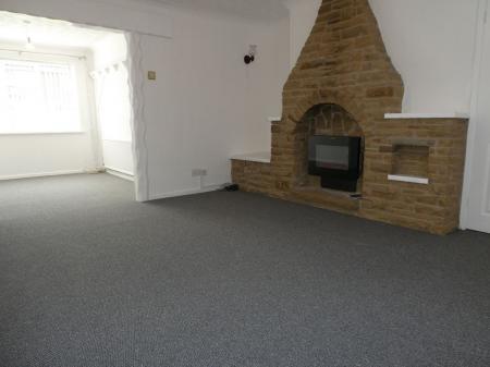 3 bedroom Semi-detached house to let in Hanbury Close, Balby, Doncaster, DN4