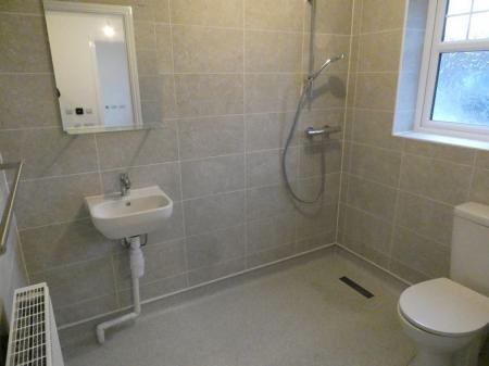 4 bedroom Detached house to let in Harvester Lane, Wheatley Hills, Doncaster, DN2