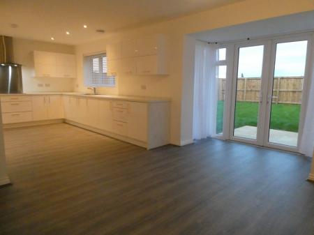 4 bedroom Detached house to let in Harvester Lane, Wheatley Hills, Doncaster, DN2