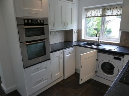 3 bedroom Detached house to let in Goodison Boulevard, Cantley, DN4