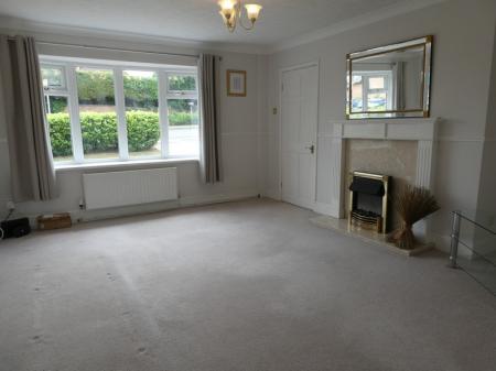 3 bedroom Detached house to let in Goodison Boulevard, Cantley, DN4