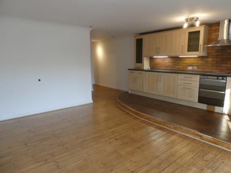 2 bedroom Flat to let in Auckland Grange, Doncaster, DN2
