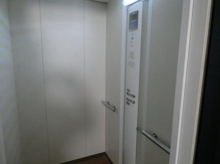 2 bedroom Flat to let in Auckland Grange, Doncaster, DN2