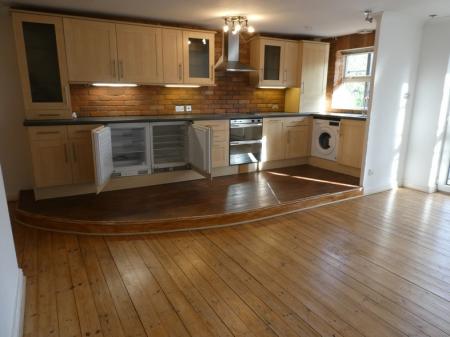 2 bedroom Flat to let in Auckland Grange, Doncaster, DN2