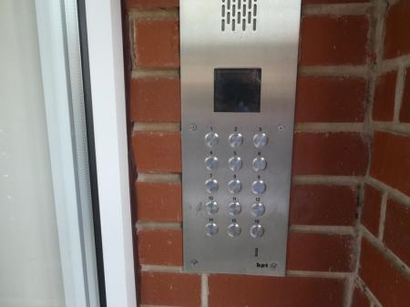2 bedroom Flat to let in Auckland Grange, Doncaster, DN2