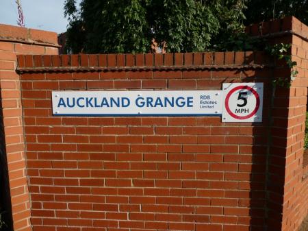 2 bedroom Flat to let in Auckland Grange, Doncaster, DN2