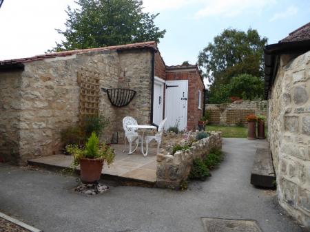 1 bedroom Cottage to let in Main Street, Sprotbrough, DN5