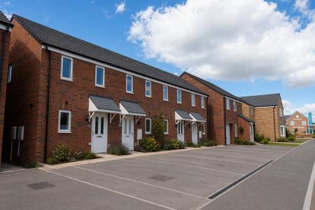 2 bedroom Semi-detached house to let in Dutchman Way, Bessacarr, Doncaster, DN4