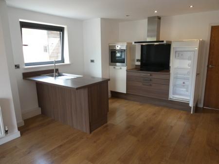 2 bedroom Flat to let in Mere Lane, Armthorpe, DN3