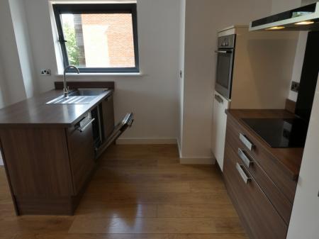2 bedroom Flat to let in Mere Lane, Armthorpe, DN3