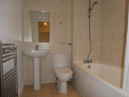 2 bedroom Flat to let in Ings Lane, Skellow, DN6