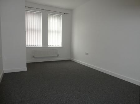 2 bedroom Flat to let in Ings Lane, Skellow, DN6