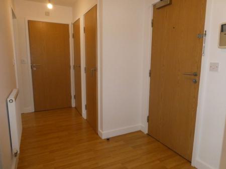 2 bedroom Flat to let in Ings Lane, Skellow, DN6