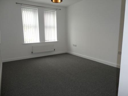2 bedroom Flat to let in Ings Lane, Skellow, DN6