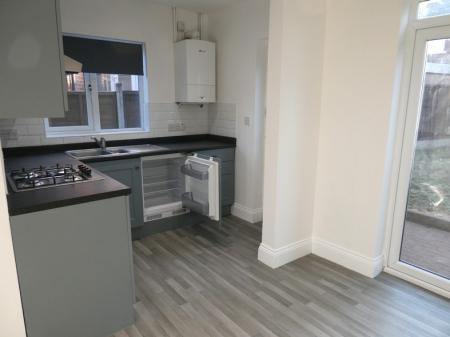 3 bedroom Semi-detached house to let in Ingleborough Drive, Sprotbrough, DN5