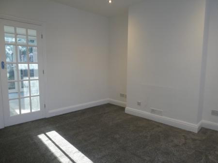 3 bedroom Semi-detached house to let in Ingleborough Drive, Sprotbrough, DN5