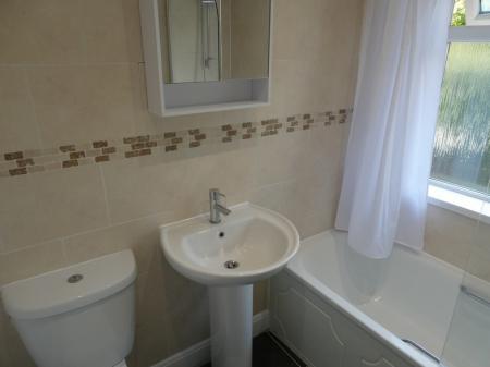 3 bedroom Semi-detached house to let in Ingleborough Drive, Sprotbrough, DN5