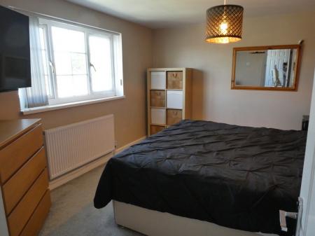 3 bedroom Semi-detached house to let in Lime Tree Walk, Conisbrough, DN12