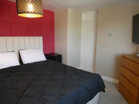 3 bedroom Semi-detached house to let in Lime Tree Walk, Conisbrough, DN12