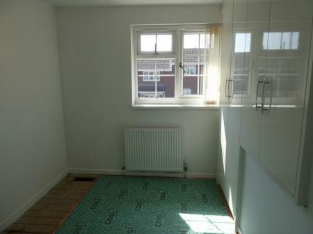 3 bedroom Semi-detached house to let in Lime Tree Walk, Conisbrough, DN12