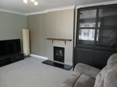 3 bedroom Semi-detached house to let in Lime Tree Walk, Conisbrough, DN12