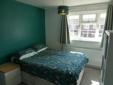3 bedroom Semi-detached house to let in Lime Tree Walk, Conisbrough, DN12
