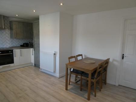 3 bedroom Semi-detached house to let in Lime Tree Walk, Conisbrough, DN12