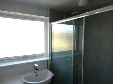 3 bedroom Semi-detached house to let in Lime Tree Walk, Conisbrough, DN12