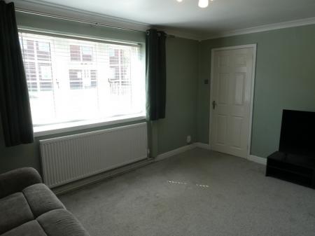 3 bedroom Semi-detached house to let in Lime Tree Walk, Conisbrough, DN12