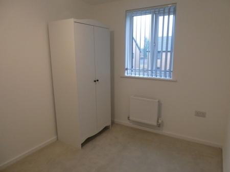 4 bedroom Semi-detached house to let in Donnelly Road, Armthorpe, DN3