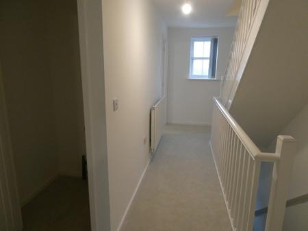 4 bedroom Semi-detached house to let in Donnelly Road, Armthorpe, DN3